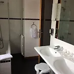 מלון L'hotel Bristol 3*