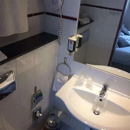 Hotel L'hotel Bristol 3*
