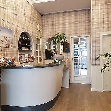 Hotel L'hotel Bristol 3*