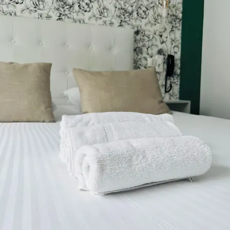 Hotel L'hotel Bristol 3*
