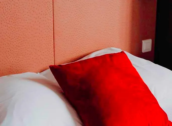 מלון L'hotel Bristol 3*