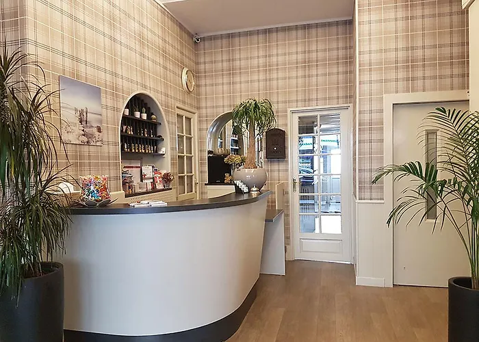 מלון L'hotel Bristol 3*