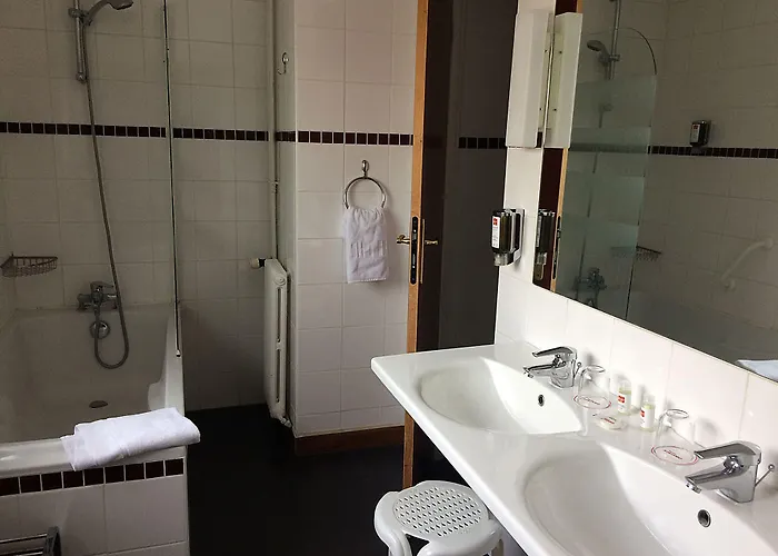 ホテル L'hotel Bristol 3*