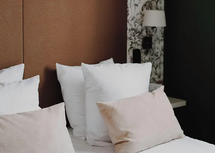 מלון L'hotel Bristol 3*